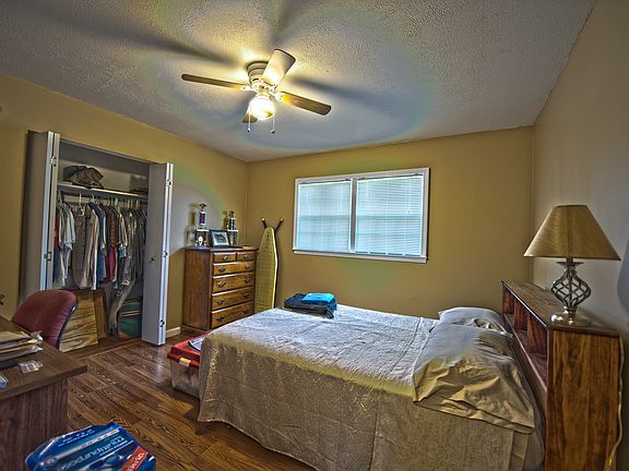 4th image of 360 E Chamblee Dr
