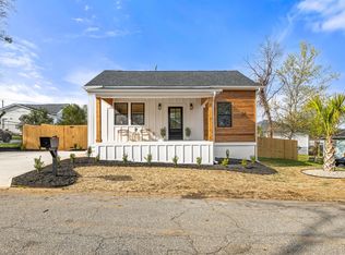 35 6th St, Greenville, SC 29611