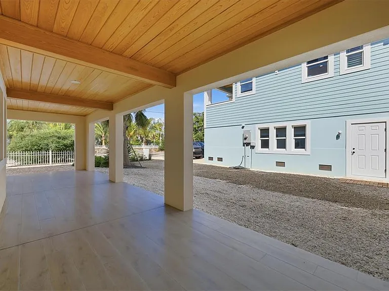 113 Aqua Ln — Photo 50