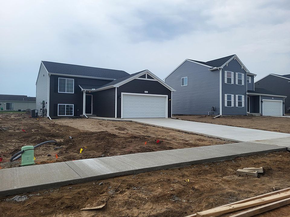 1st image of 1029 Foxglove Ave