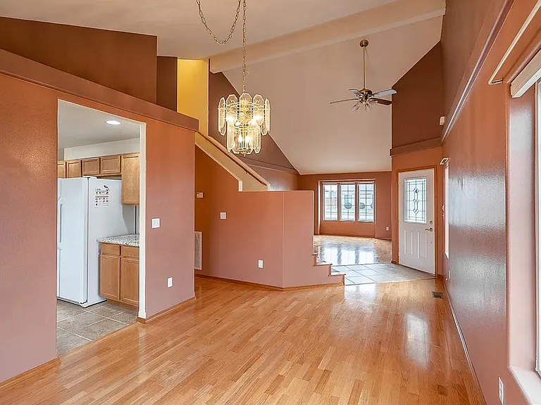 402 E Tanglewood Dr — Photo 21