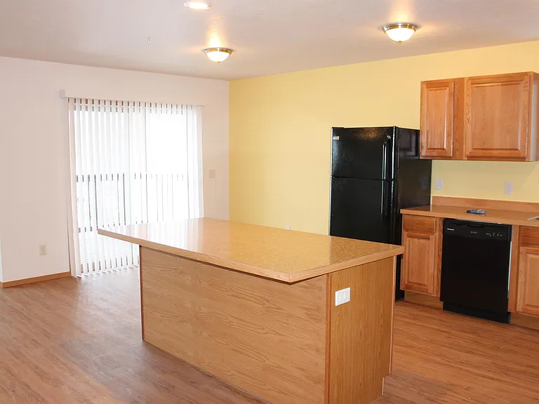 1410 Worden Ave #206 — Photo 5