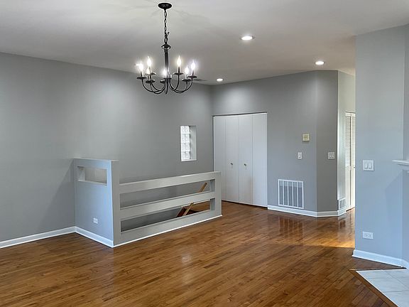 2nd image of 5115 W Gunnison St #3