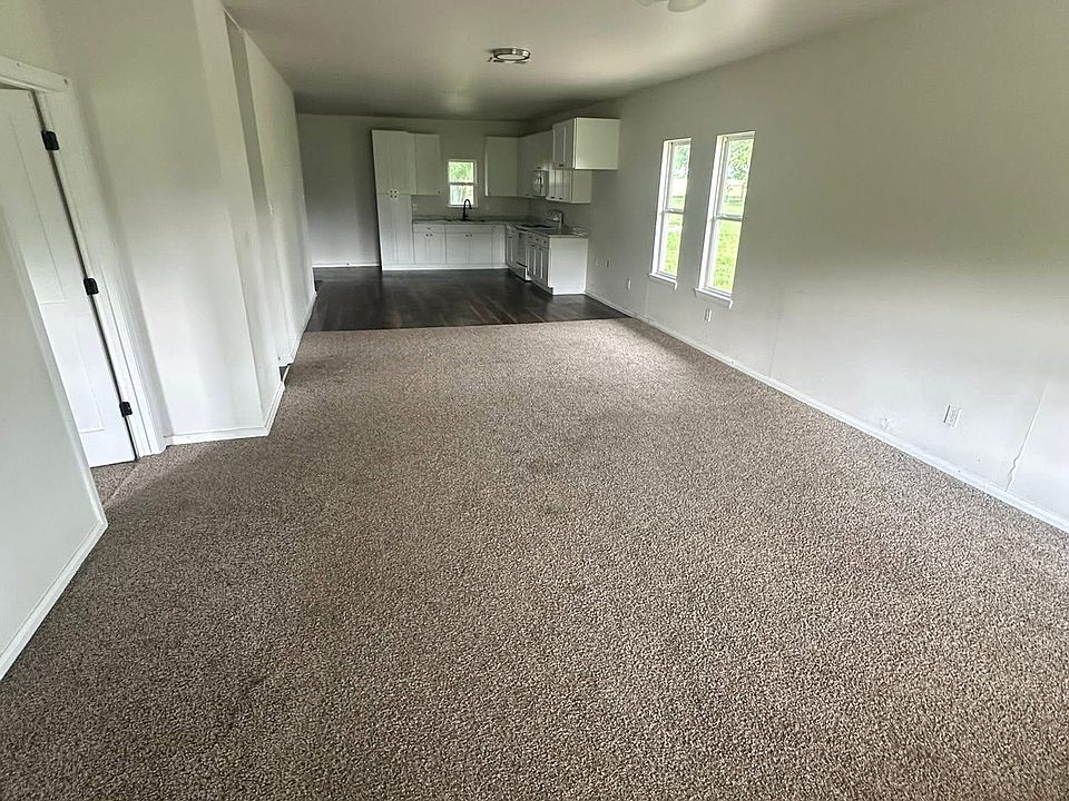 2nd image of 417 Summers St