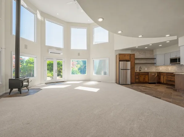 4870 Blanton Rd, Eugene, OR 97405
