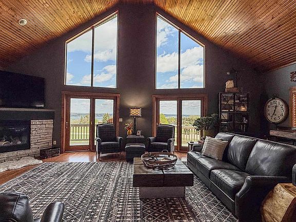 4th image of 102 Eagle Ridge Rd.