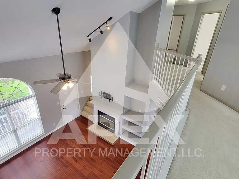 8140 Faircrest Ln — Photo 23