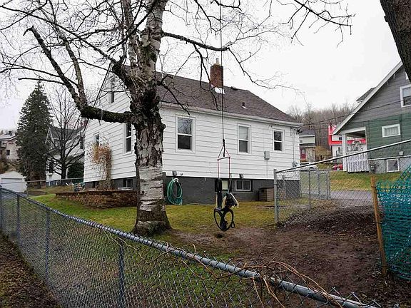 4th image of 110 Parkland Ave