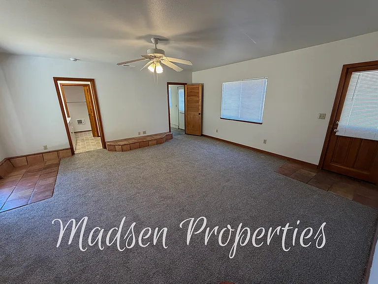 325 W 3rd Ave — Photo 22