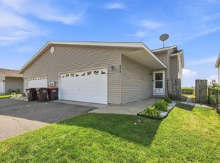 577 Kendall Dr, Hastings, MN 55033