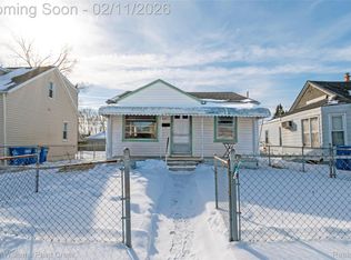 7520 Toepfer Rd, Warren, MI 48091