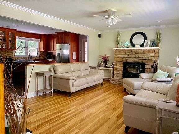 3rd image of 67 Lakeview Dr