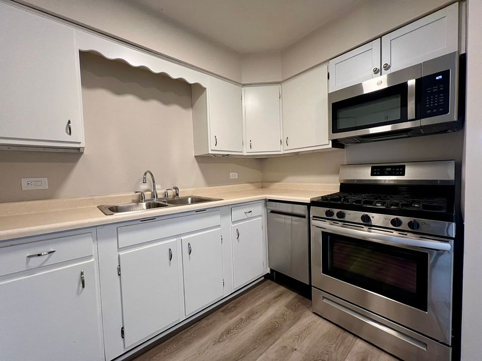 Harvard Apartments 317 & 320 N Harvard Ave Villa Park IL Zillow