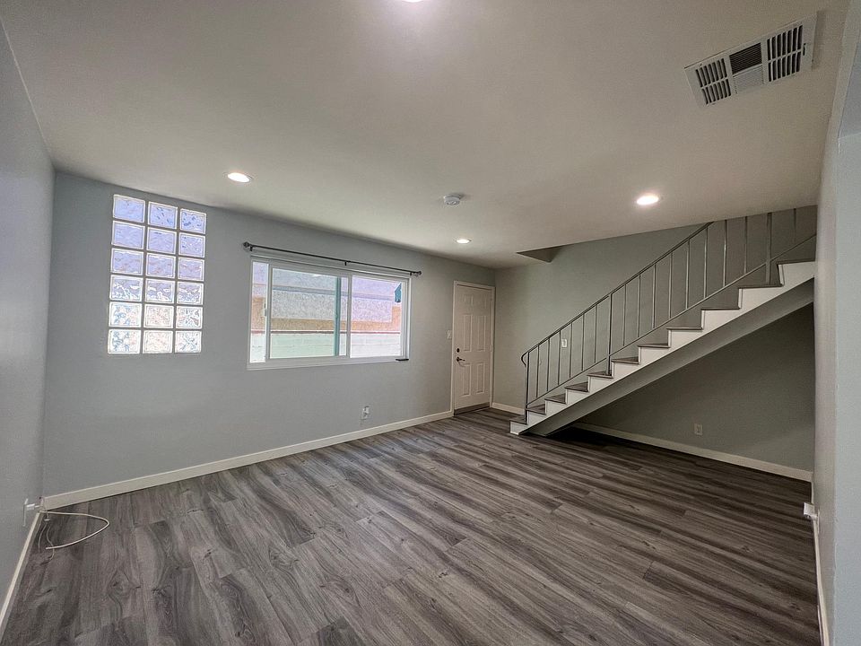 1st image of 715 N Hollywood Way #B
