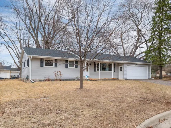 1509 Lyndale Cir, Burnsville, MN 55337