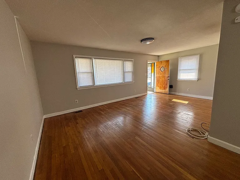 8 Rip Rap Rd — Photo 2