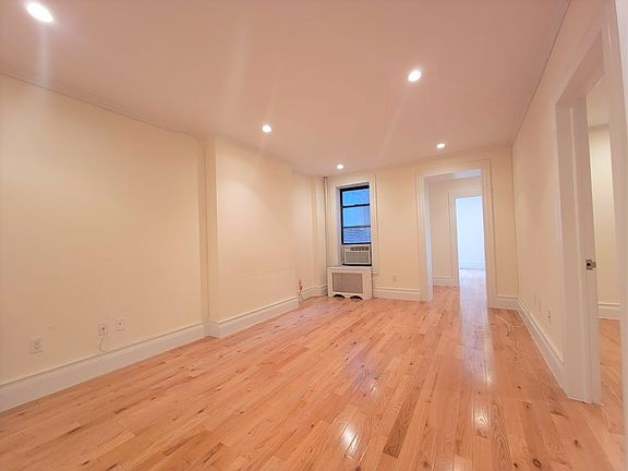 4th image of 881 10th Ave Unit 4U