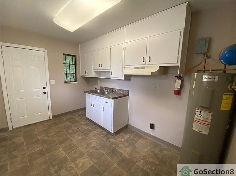 2nd image of 1816 Warrior Rd