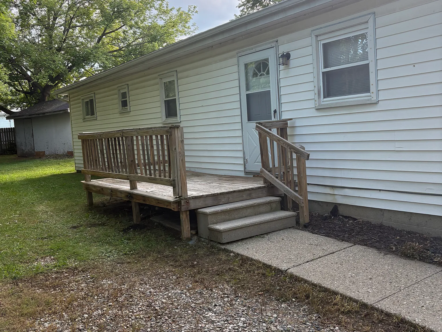 2 bed, 900 sqft, $1,300 — Photo 2