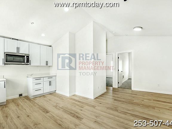 3rd image of 4514 E C St