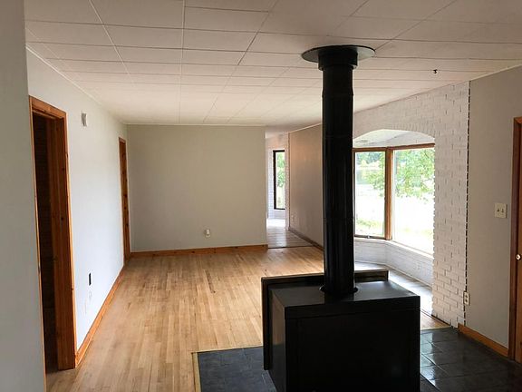 4th image of 22249 512th Ln