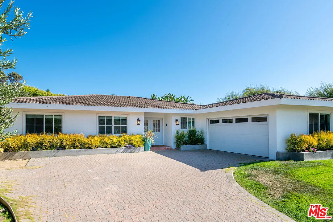 3 bed, 2.0 bath, 1564 sqft, $8,950 — Photo 3