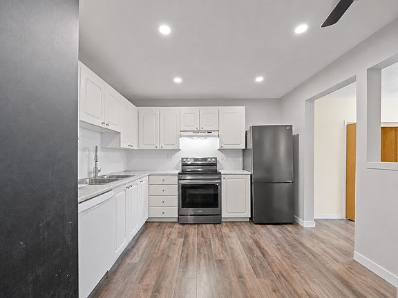 5th image of 11963 223rd St #209