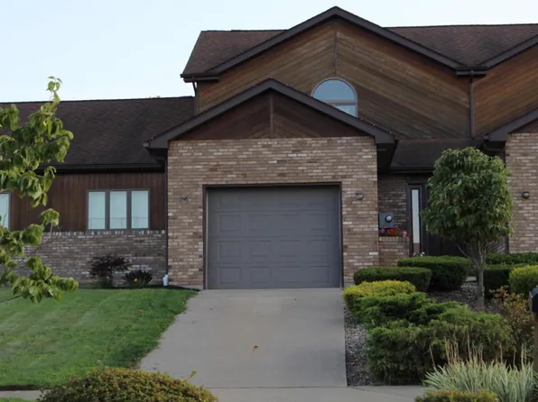 52 Countrywood Dr, Hanover Township, PA 18706