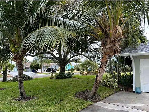 5th image of 4796 SE Manatee Terrace