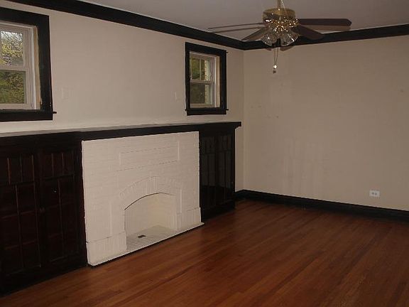 3rd image of 32 Washington Blvd APT 2B