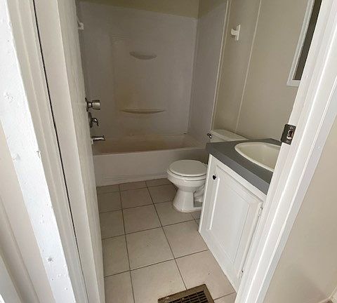 5th image of 5035 N Main St #14456086