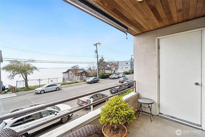 3rd image of 4222 Beach Drive SW #202