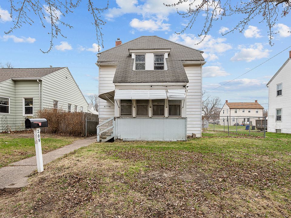 1st image of 209 S Thornwood Ave