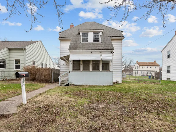 209 S Thornwood Ave, Davenport, IA 52802