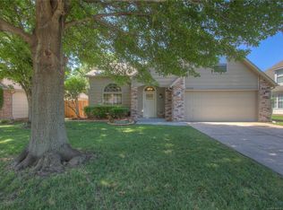 9302 E 96th St, Tulsa, OK 74133