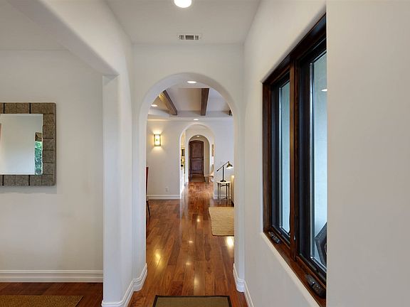 5th image of 5445 Taft Ave