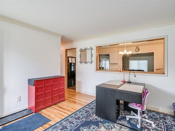 2nd image of 43434 Vivian Dr
