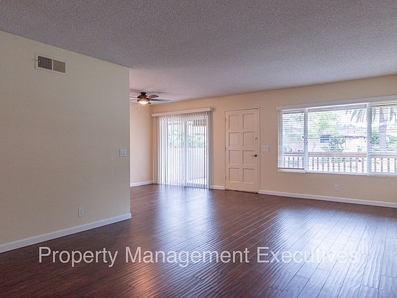 3rd image of 8120 Calle Fanita