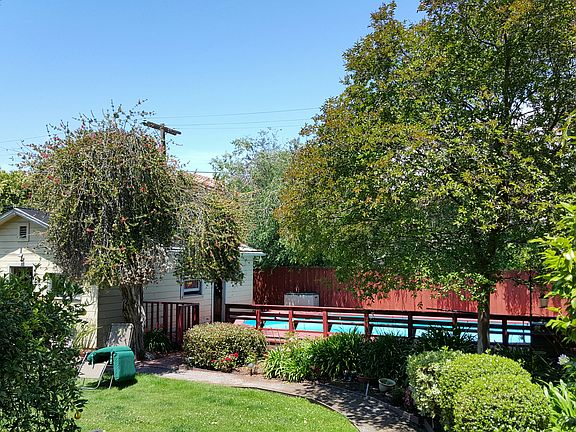 2nd image of 3331 Emerson St