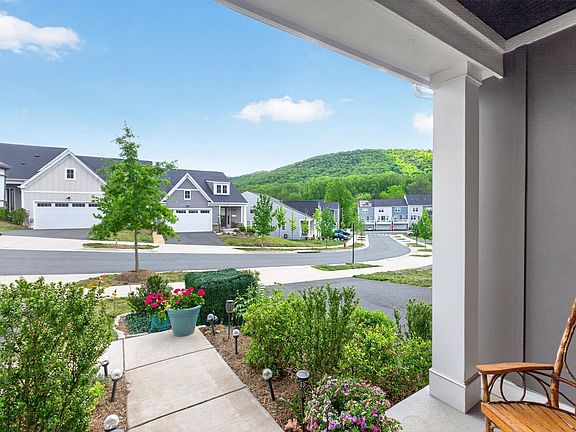 3rd image of 4738 Loyola Way