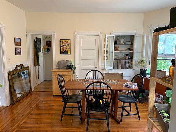 5th image of 9 Waterhouse St #2