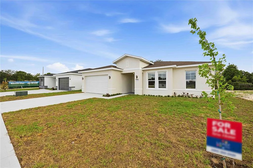 4 bed, 2.0 bath, 2032 sqft, $2,750 — Photo 2