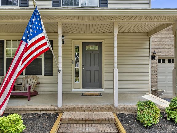 4th image of 2810 Washington Ct