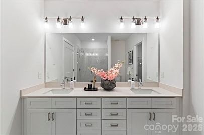 5th image of 4016 Arivida Ln