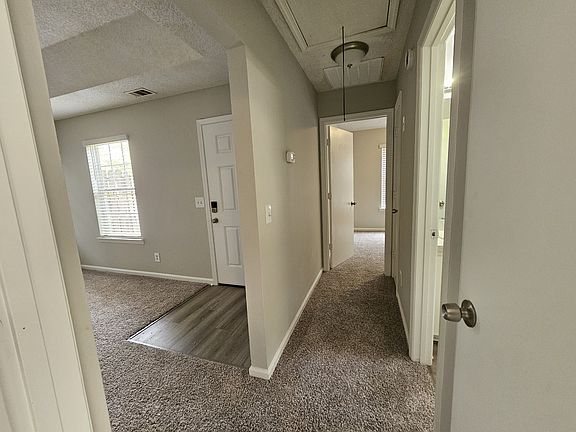 4th image of 1411 E 58th St
