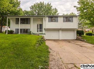 1507 Englewood Dr, Bellevue, NE 68005
