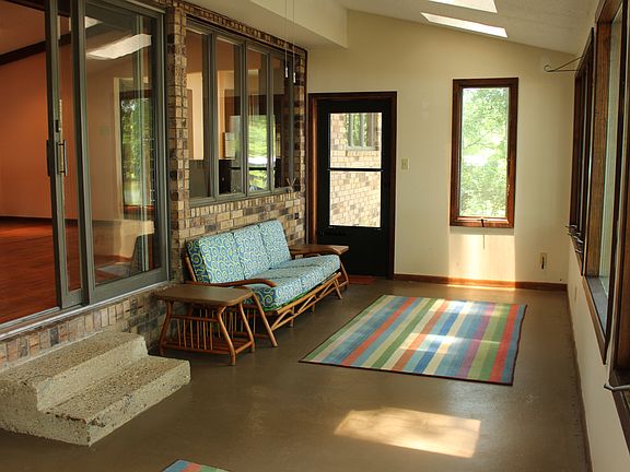 2nd image of 241 Scenic Dr