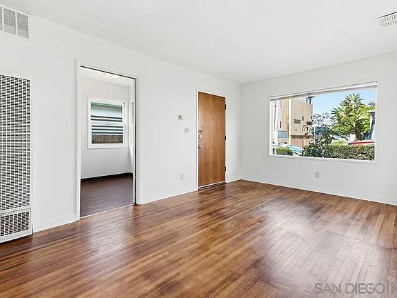 5th image of 4979 Long Branch Ave