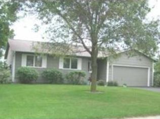 7070 Redwing Ln, Chanhassen, MN 55317