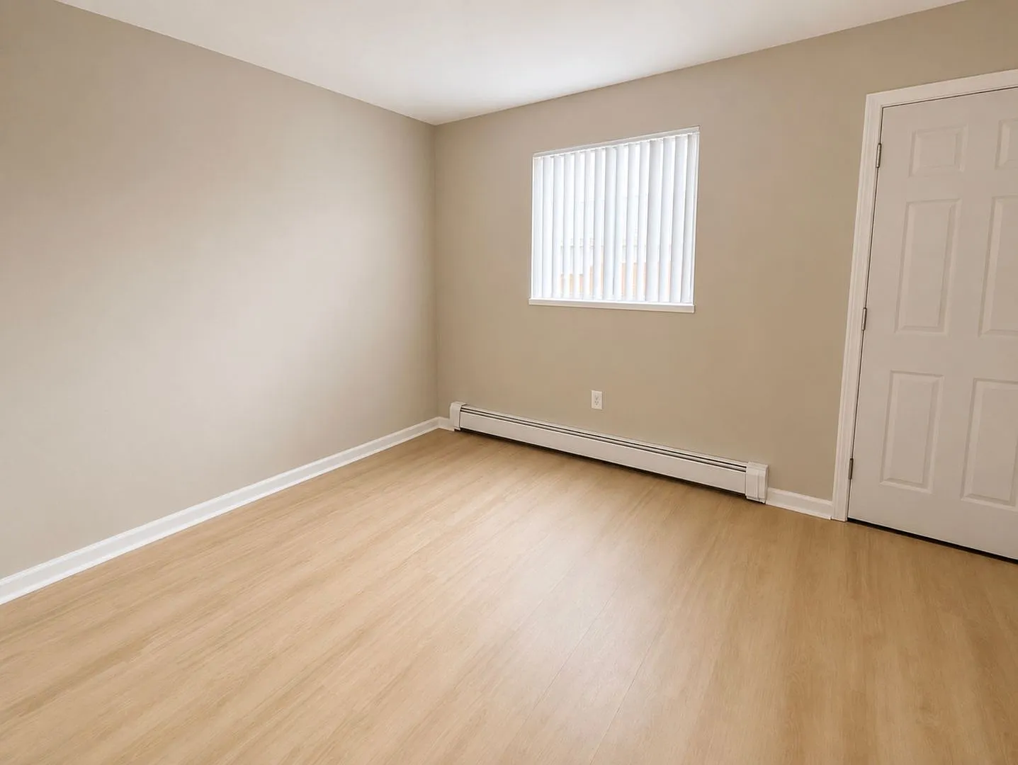 2 Bedroom 1.5 Bathroom in Wyoming — Photo 4